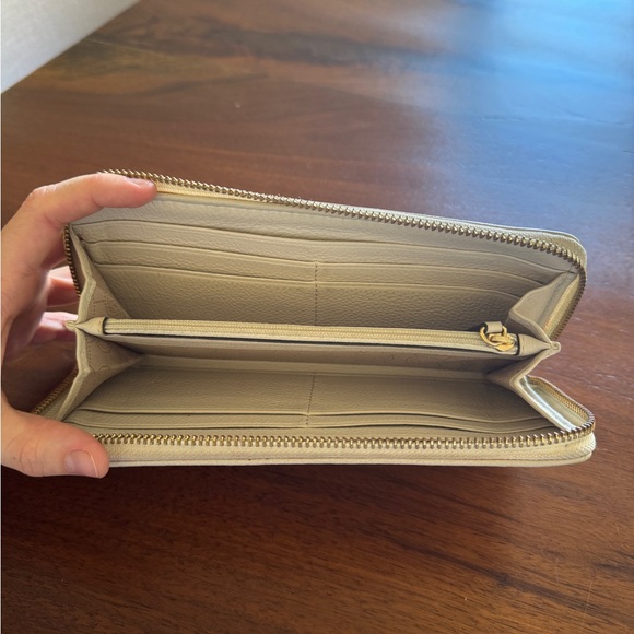 michael kors zip wallet - Picture 4 of 7